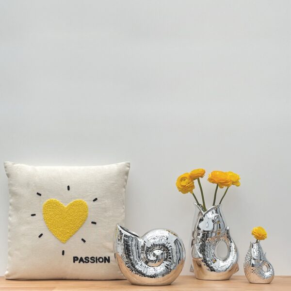 Coussin décoratif coeur "passion" – Image 2