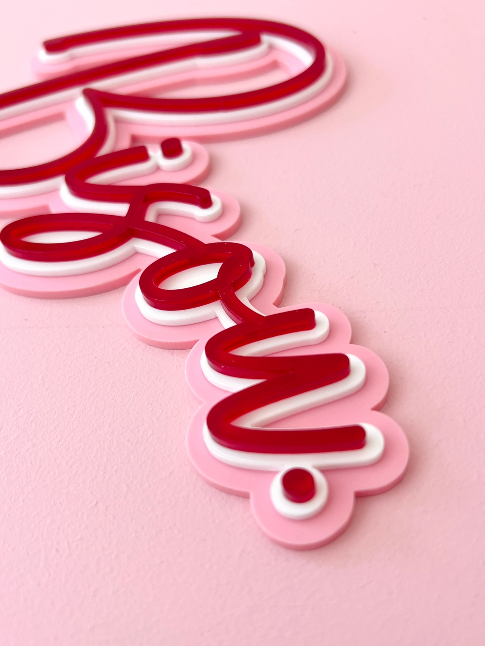 enseigne murale plexiglas Bisou rouge et rose – Image 2