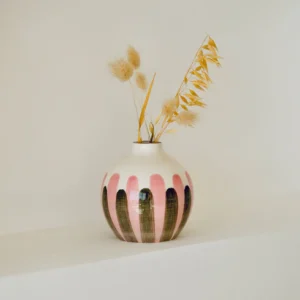 vase-en-ceramique-mediterrane-raye-rose-et-vert-artisanal