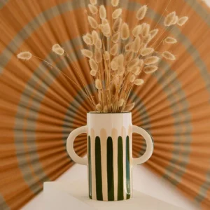 vase-ceramique-raye-vert-et-beige
